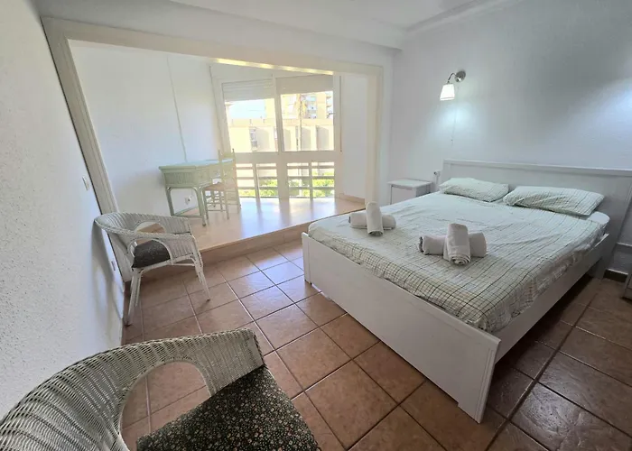 Playamar Con Vistas Al Mar Y Piscina A 50 Metros Del Paseo Maritimo