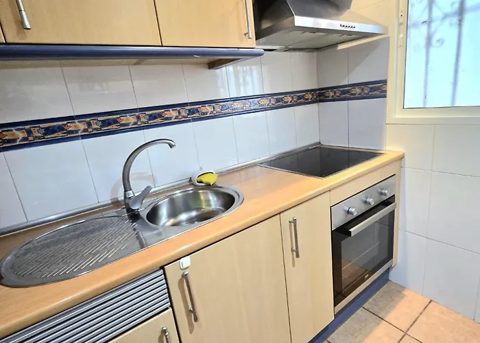 Apartamento Playamar Con Vistas Al Mar Y Piscina A 50 Metros Del Paseo Marítimo