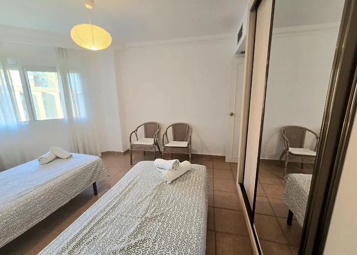 Apartamento Playamar Con Vistas Al Mar Y Piscina A 50 Metros Del Paseo Marítimo